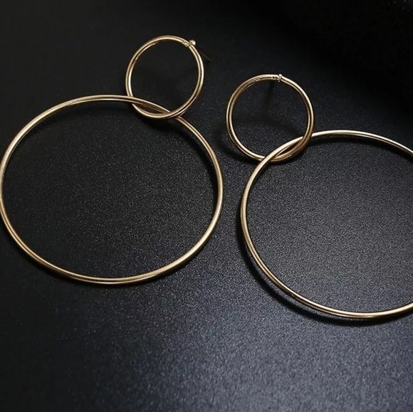 Just In Double Circle Hoop Earrings Gold Tone D13 - Picture 2 of 3